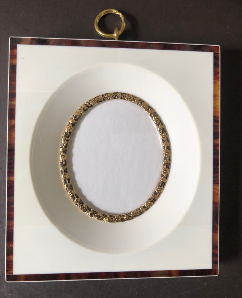 Miniatur/Foto-Rahmen mit Mammut-Elfenbein belegt Bildgröße 5x6 cmauß.11,5x10,5cm