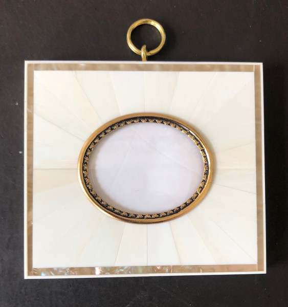 Miniatur/Foto-Rahmen mit Mammut-Elfenbein belegt Bildgr 5x6 cm auß.9x10cm