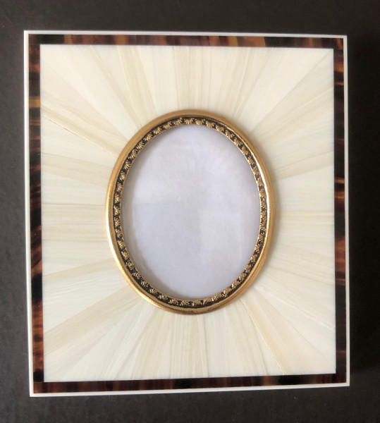 Miniatur/Foto-Rahmen mit Mammut-Elfenbein belegt Bildgröße 4x5 -auß.9x10cm-