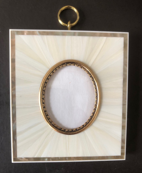 Miniatur/Foto-Rahmen mit Mammut-Elfenbein belegt Bildgröße 4x5 cm- auß.7.5x9.5